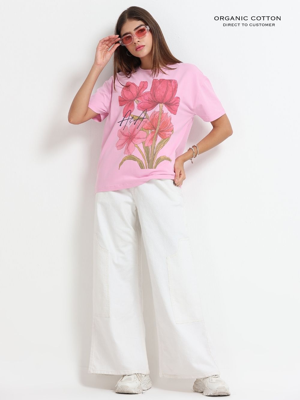 Womens Organic Cotton Oversize T-shirt with Garden Flower Print - Light Pink