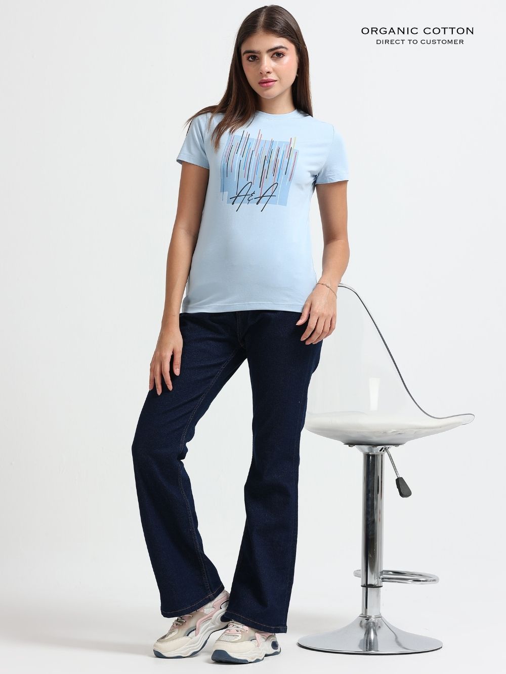 Womens Modern Geometric Line Graphic T-Shirt – Light Blue